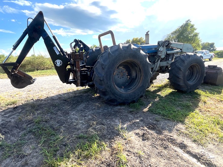 new-holland-8010-image-7