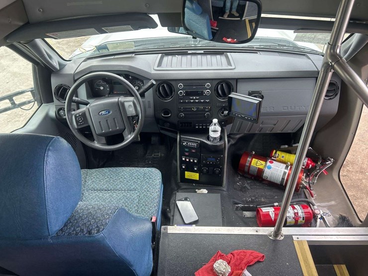 2016-ford-f550-image-28