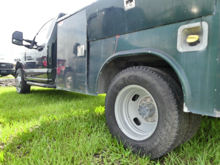 2021-ford-f350-xl-image-7