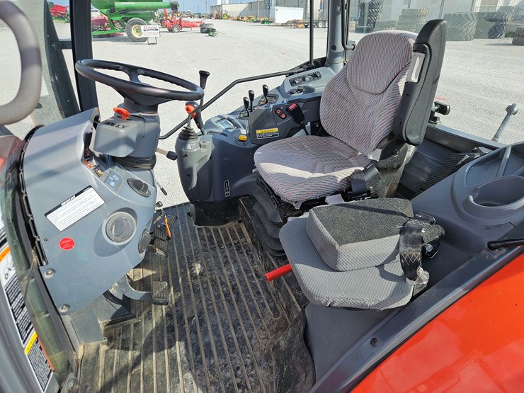 2014-kubota-m135gx-image-9