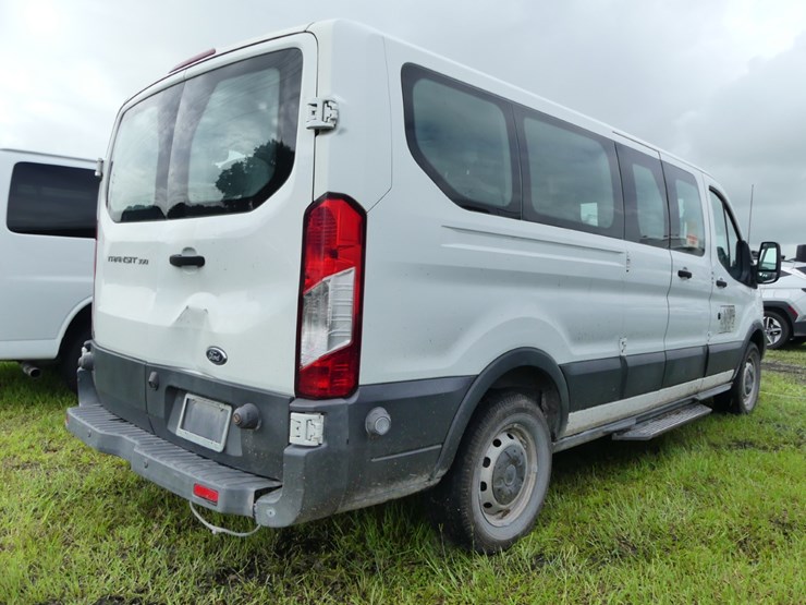 2016-ford-transit-image-3