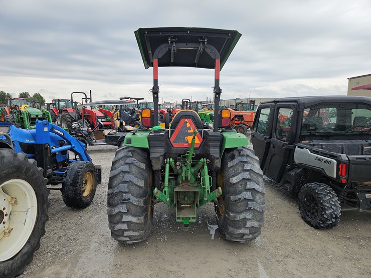 2015-john-deere-4044r-image-15
