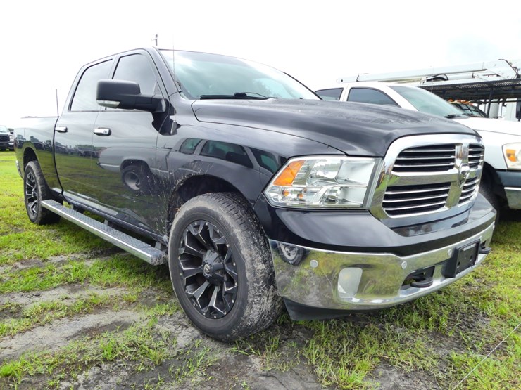 2015-dodge-ram-1500-image-2