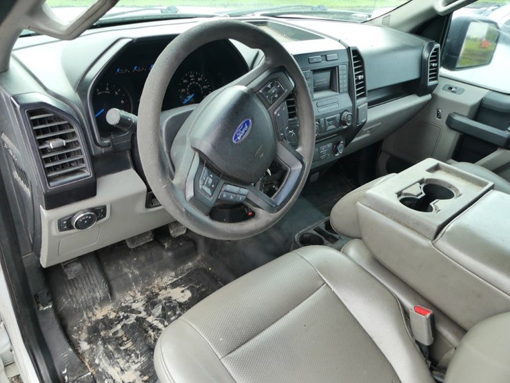 2017-ford-f150-xl-image-11