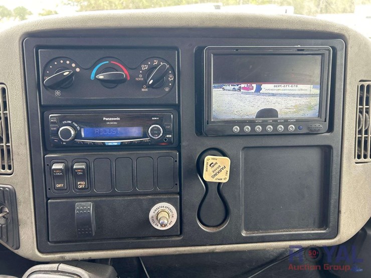 2013-international-durastar-4300-image-21