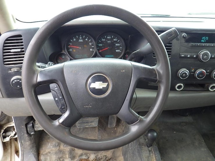2008-chevrolet-silverado-image-18