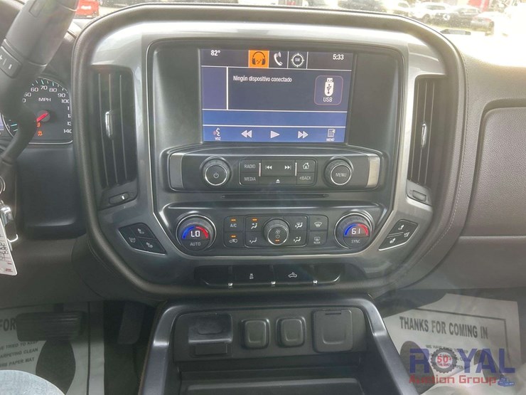 2014-chevrolet-silverado-image-24