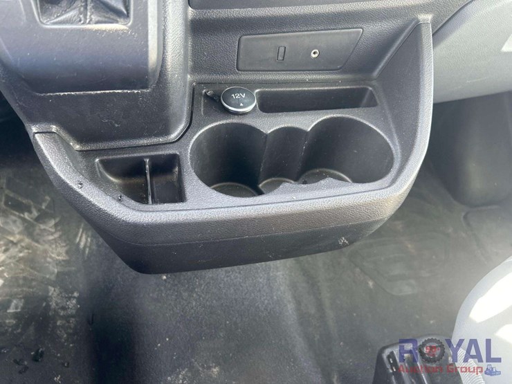 2016-ford-transit-image-16