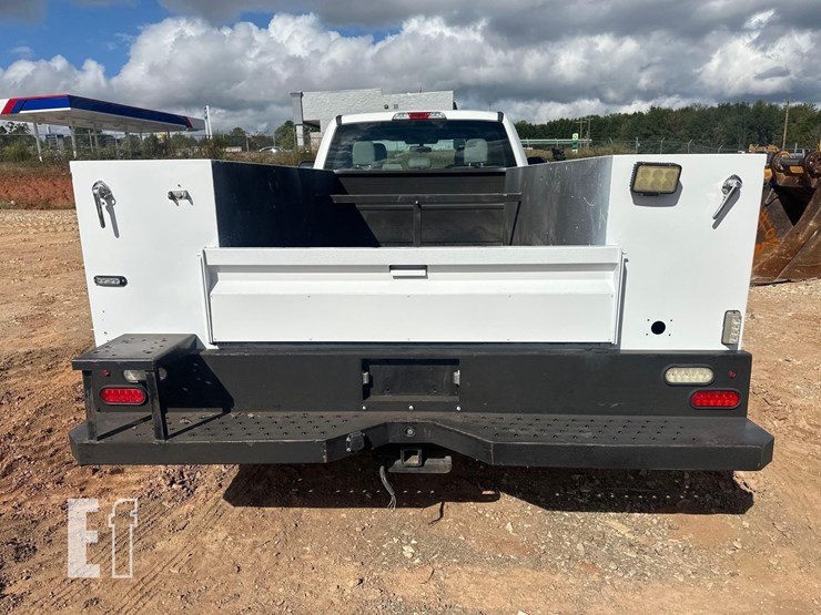 2017-ford-f350-xl-image-6