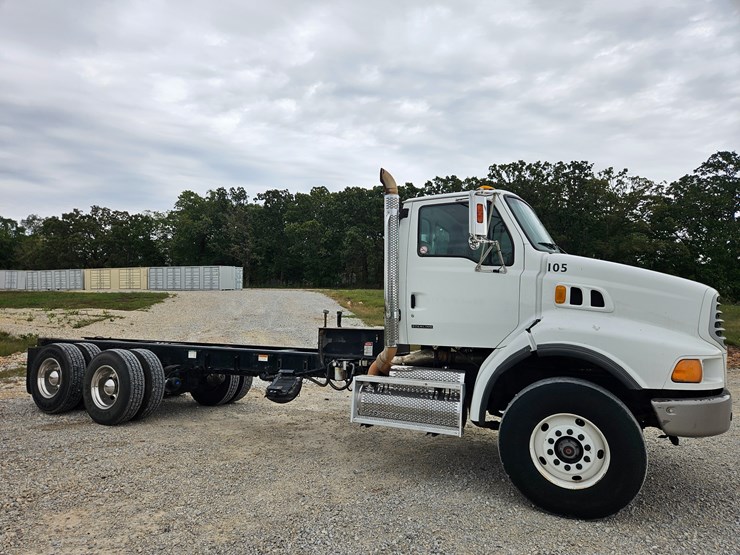 2008-sterling-l9500-image-22