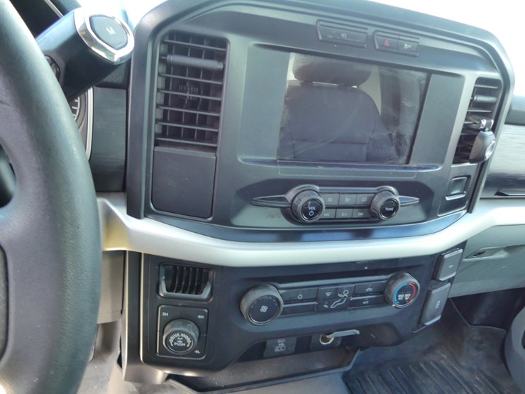 2021-ford-f150-xl-image-11