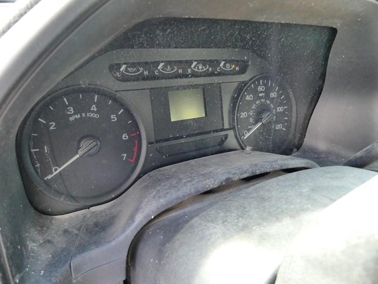 2019-ford-f150-xl-image-12