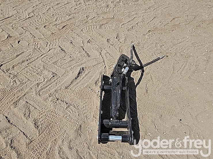 unused-ir-hydraulic-thumb-clamp-to-suit-mini-excavator-image-2