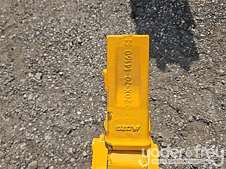 2025-caterpillar-305-image-10