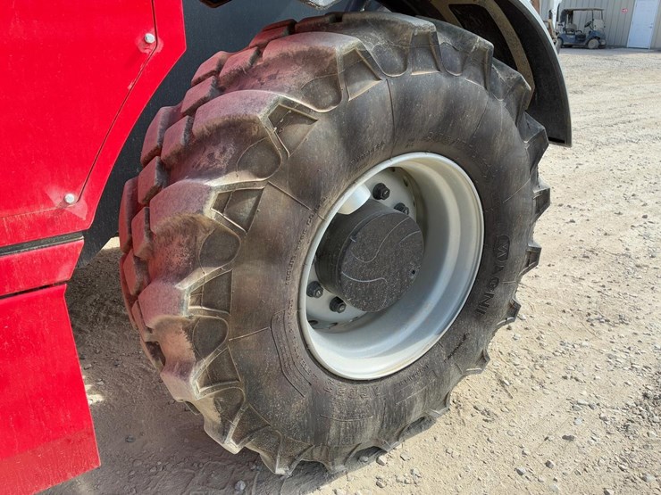 2022-magni-th5.15-telehandler-image-15