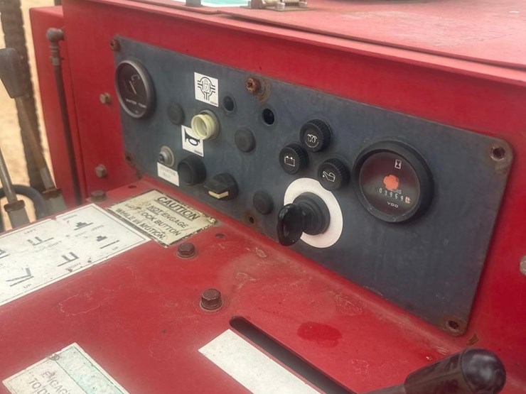 2004-moffett-m5000-image-15
