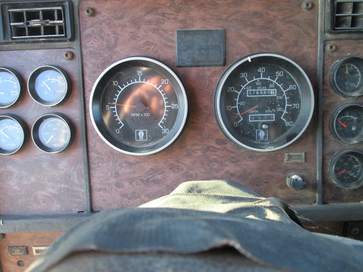 2001-kenworth-t600-image-44
