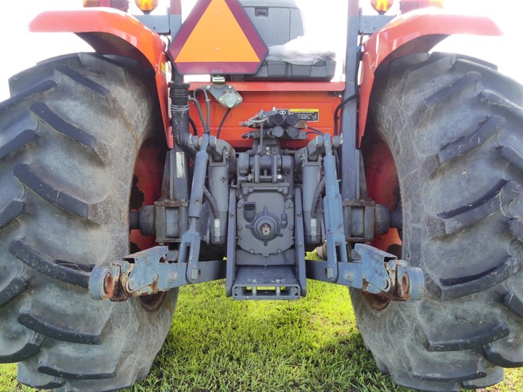 2019-kubota-m7060-image-5