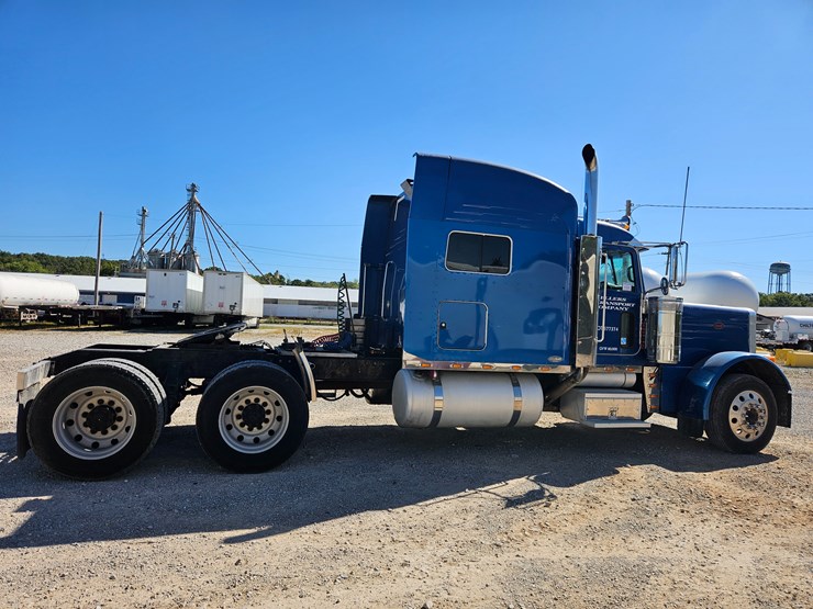 2007-peterbilt-379-image-16