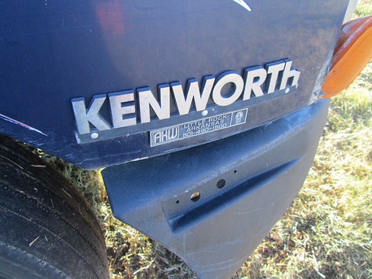 2001-kenworth-t600-image-18
