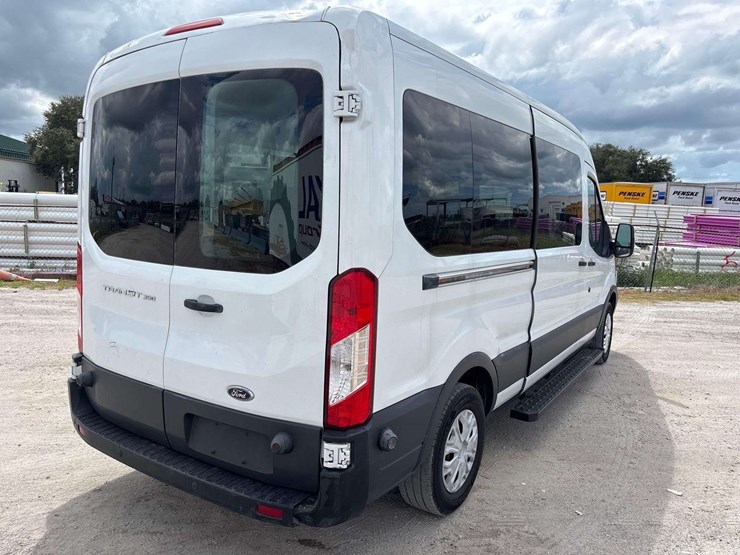 2015-ford-transit-image-3