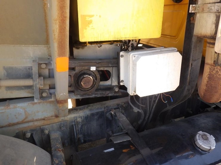 1999-mack-ch613-image-27