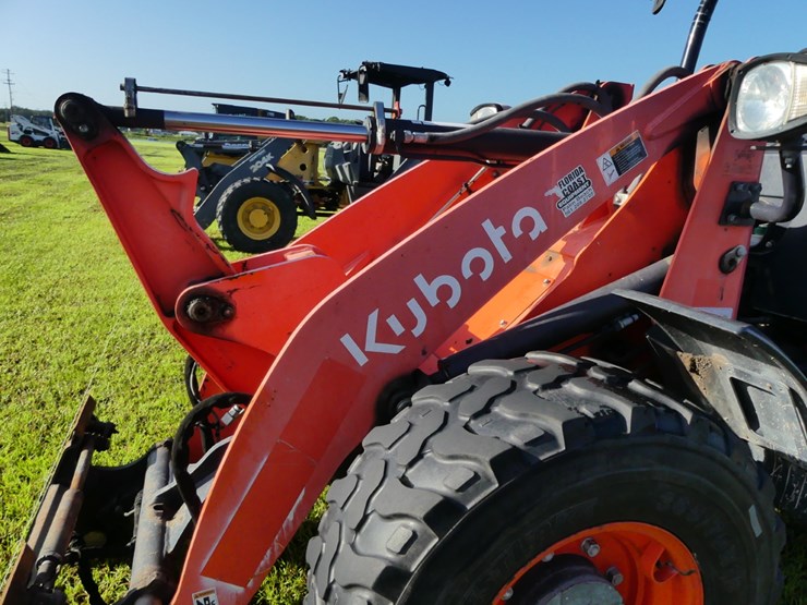 2021-kubota-r540-image-8