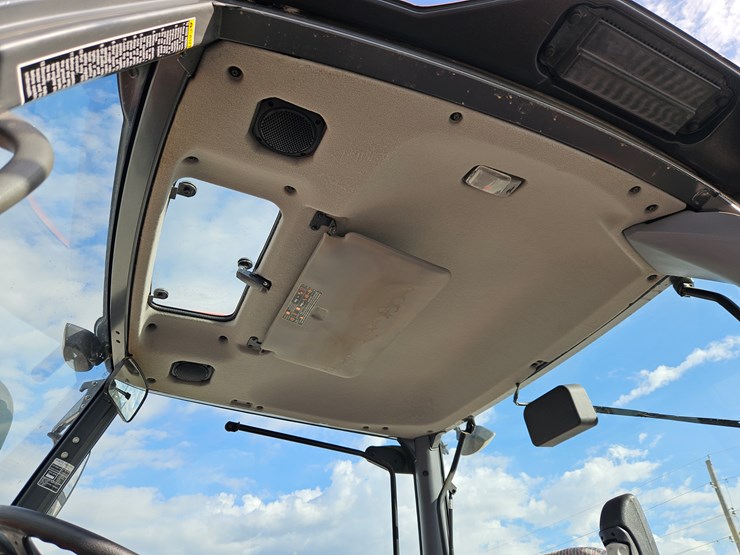 2014-kubota-m135gx-image-8