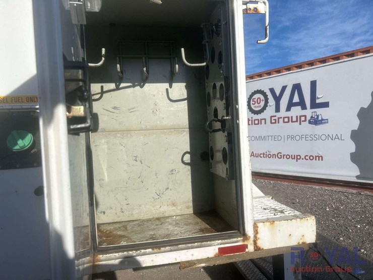 2012-ford-f550-image-23