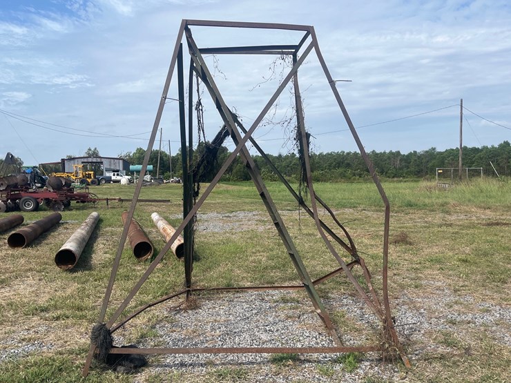 #157-•-metal-stand-with-ladder-image-2