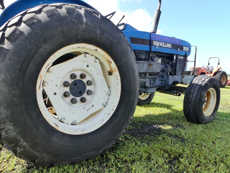 new-holland-3930-image-6