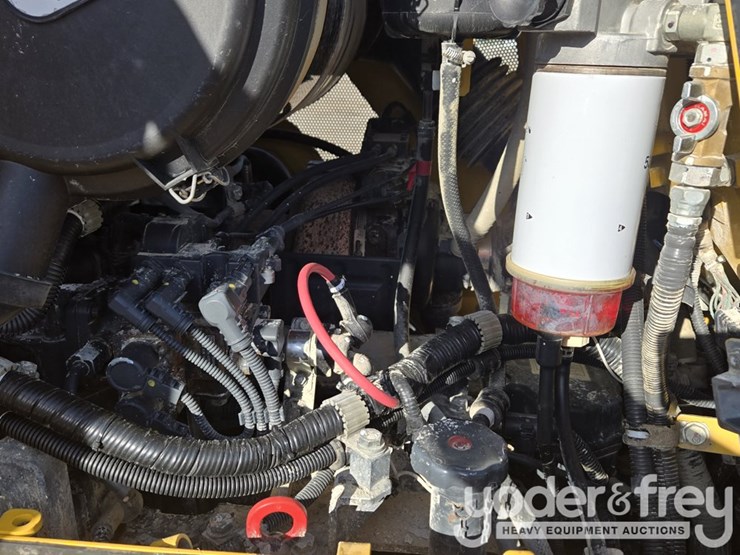 2020-komatsu-d61pxi-24-image-37