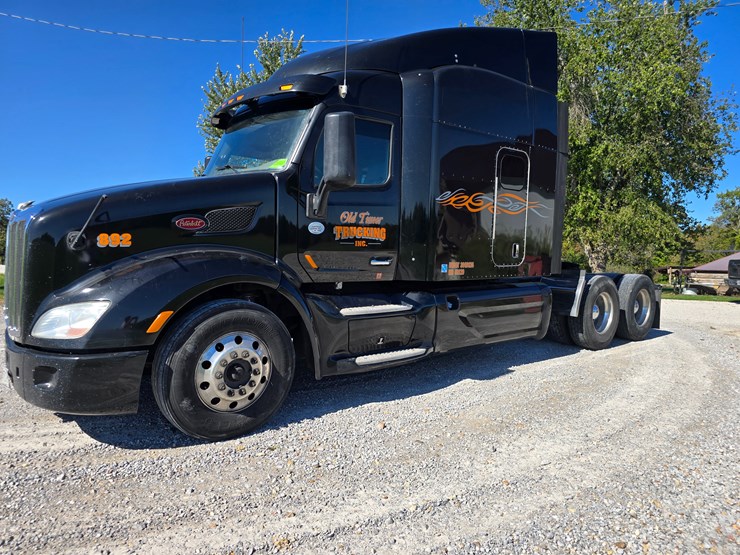 2015-peterbilt-579-image-4