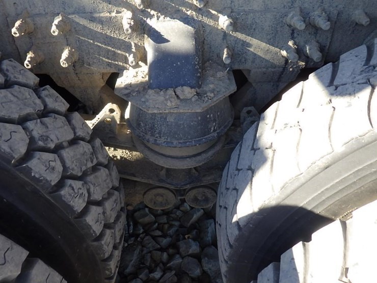 2009-international-5900i-17'-3-axle-dump-truck-image-18