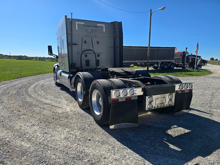 2015-peterbilt-579-image-15