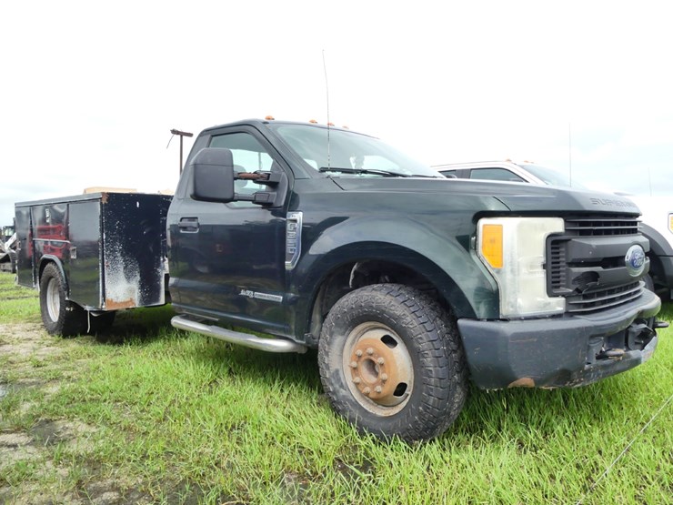 2017-ford-f350-xl-image-1