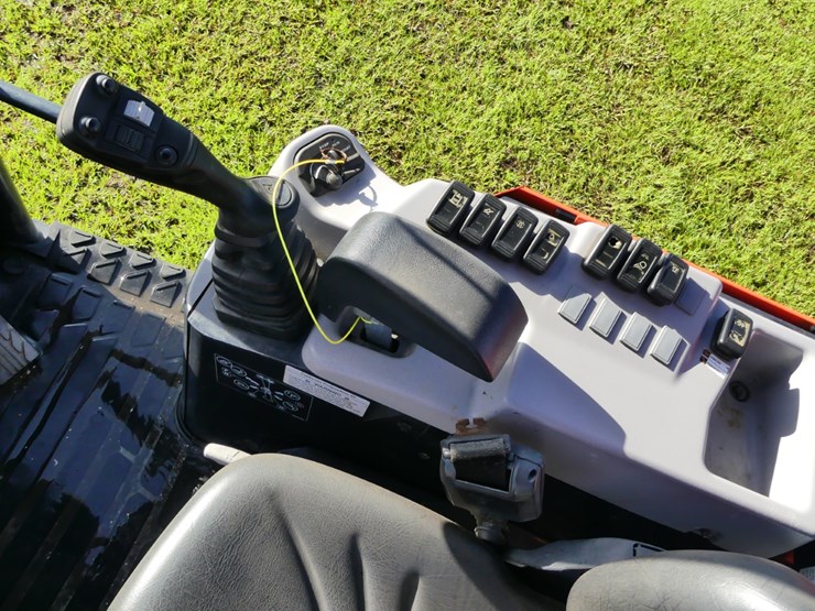 2021-kubota-r540-image-13
