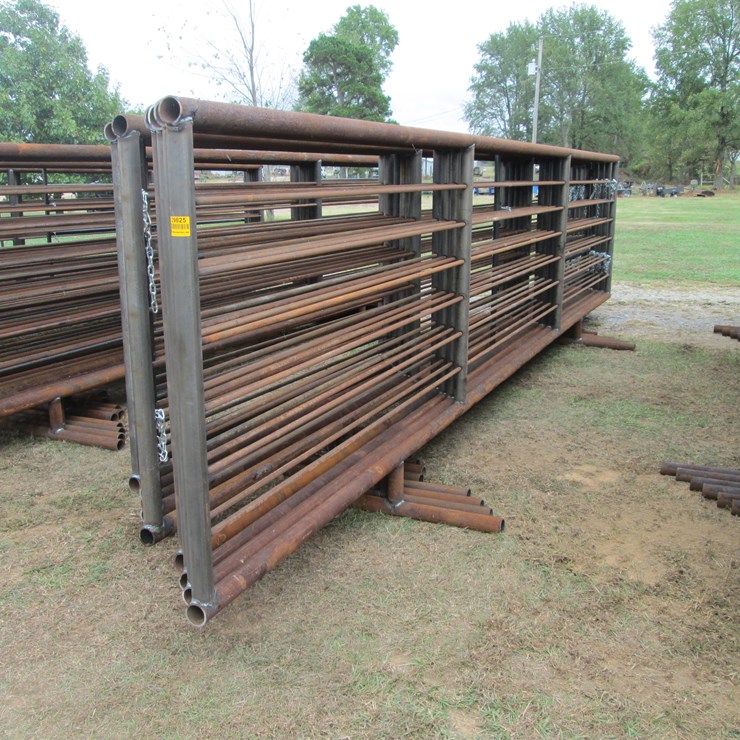 #71 • (9) Freestanding Panels & (1) Gate Inv # 29825
