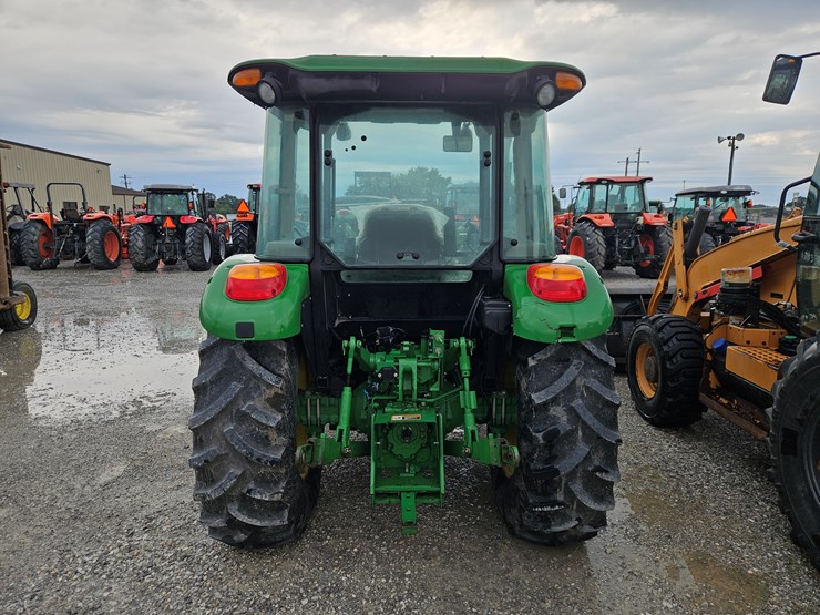 2016-john-deere-5075e-image-16
