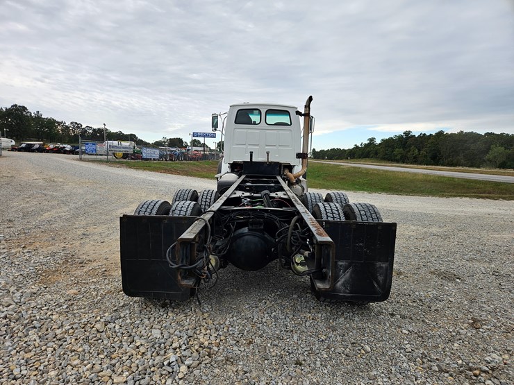 2008-sterling-l9500-image-14