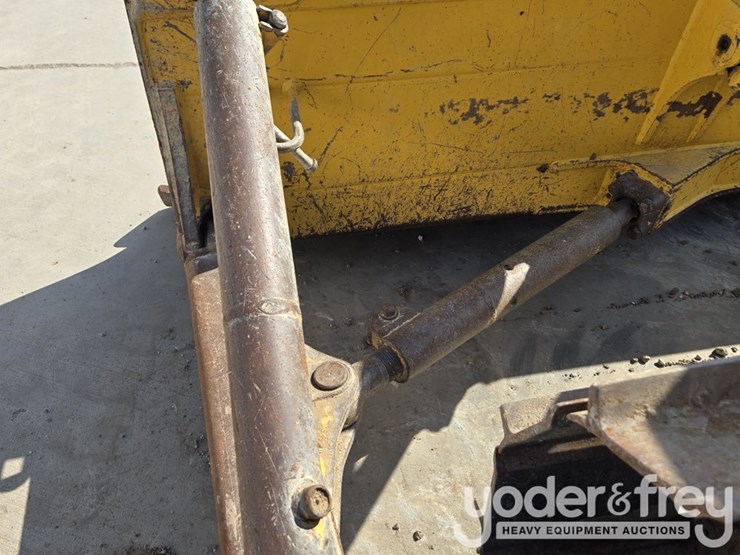 2022-komatsu-d65px-18-image-27