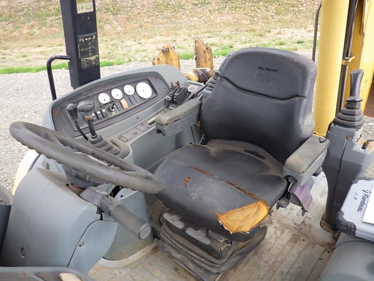 caterpillar-420d-image-32