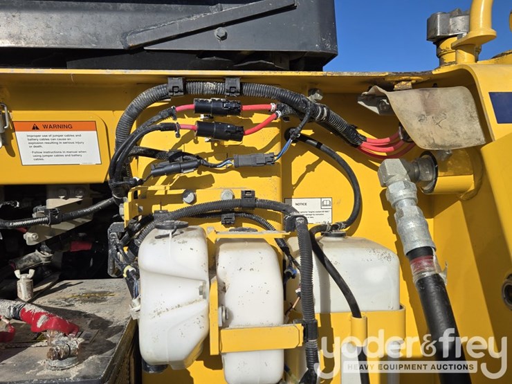 2020-komatsu-d61pxi-24-image-34