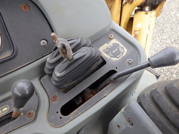 caterpillar-420d-image-42