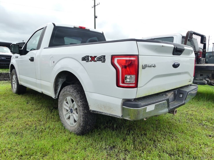 2016-ford-f150-xl-image-3