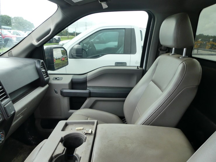 2017-ford-f150-xl-image-10