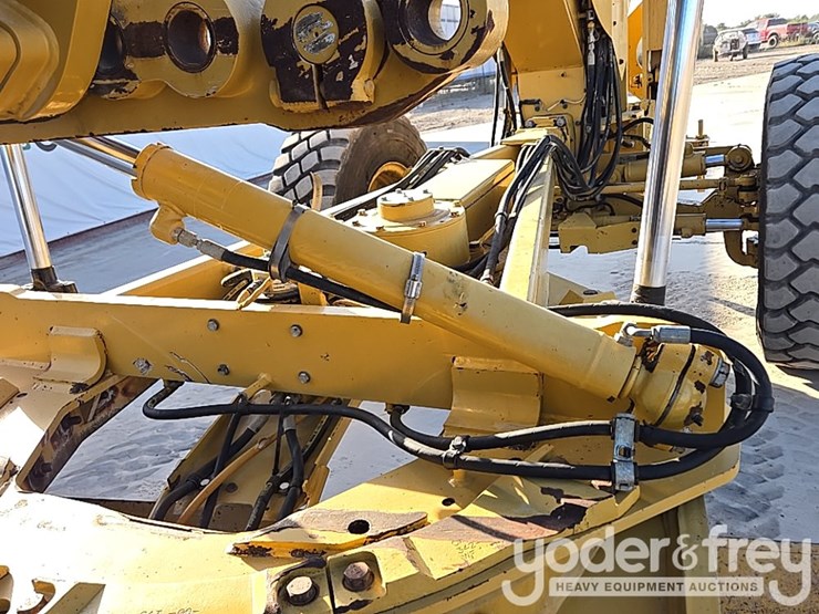 2016-caterpillar-140m3-image-42