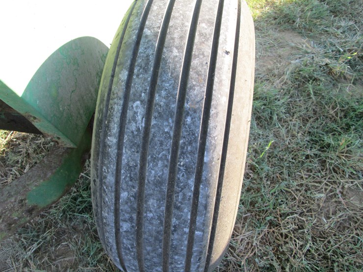 john-deere-301-image-9