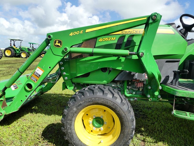 john-deere-4052m-image-8