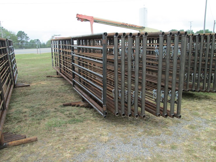 #67-•-(9)-freestanding-panels-&-(1)-gate-inv-#-29821-image-4